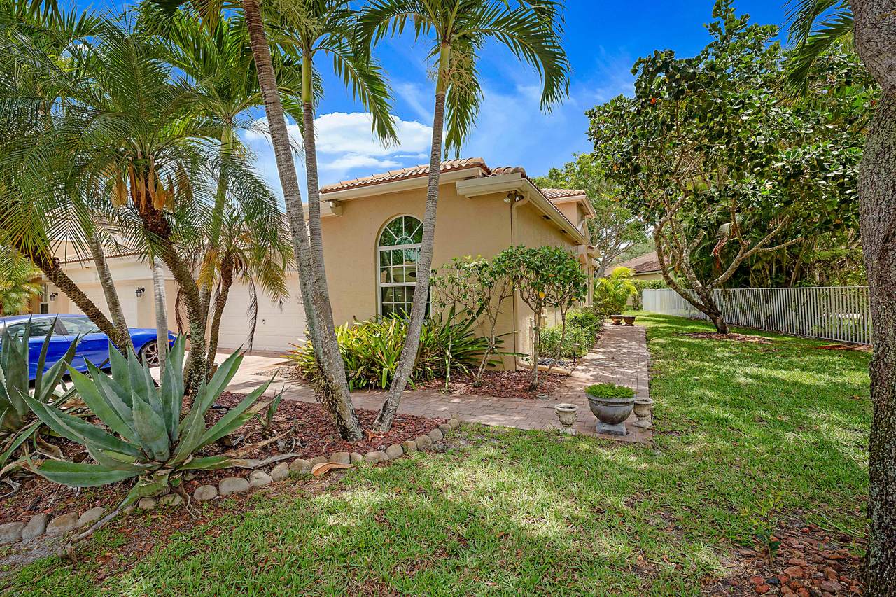 2568 Sandy Cay - Photo 1