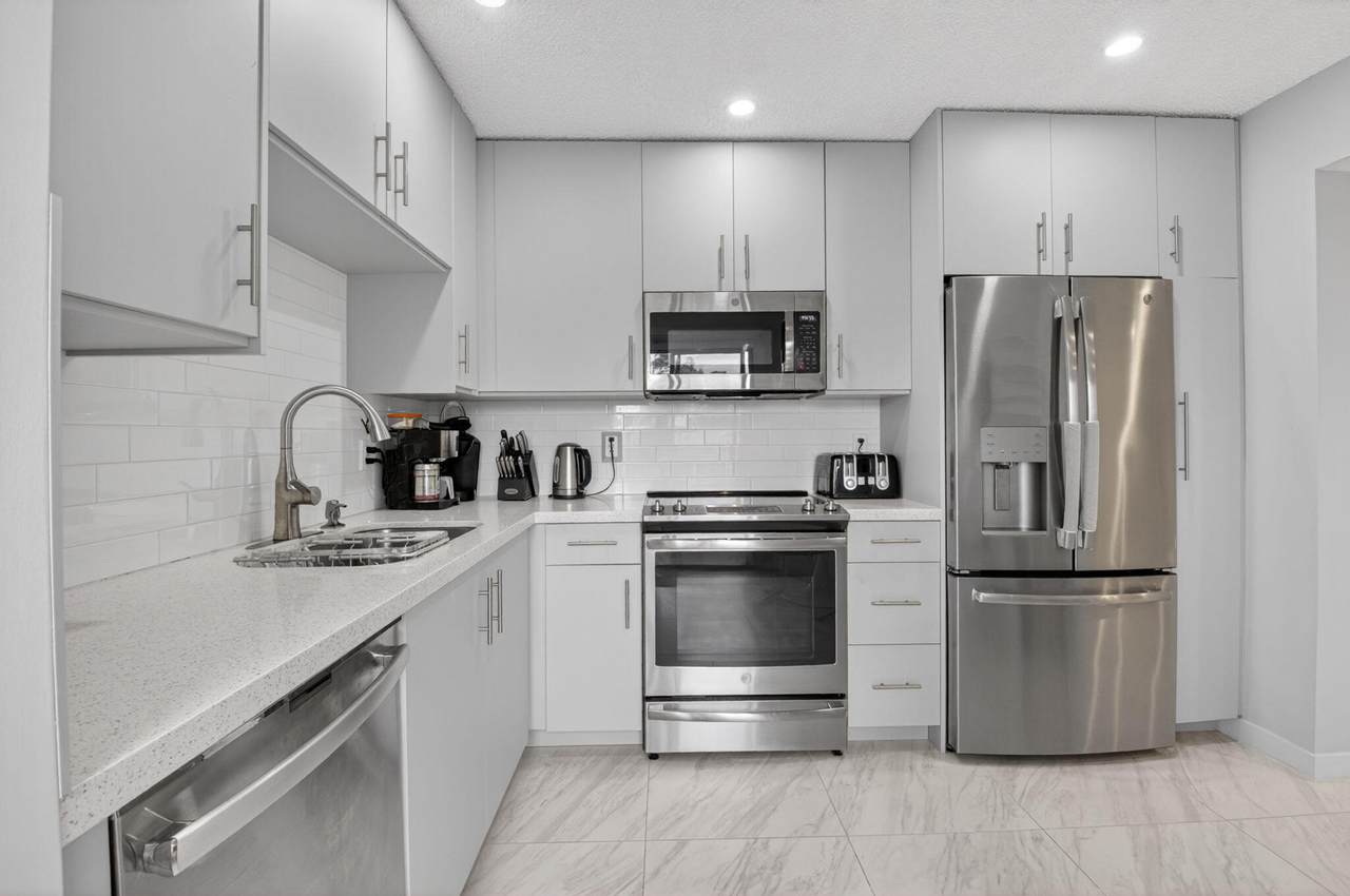 7563 Glendevon Lane - Photo 1