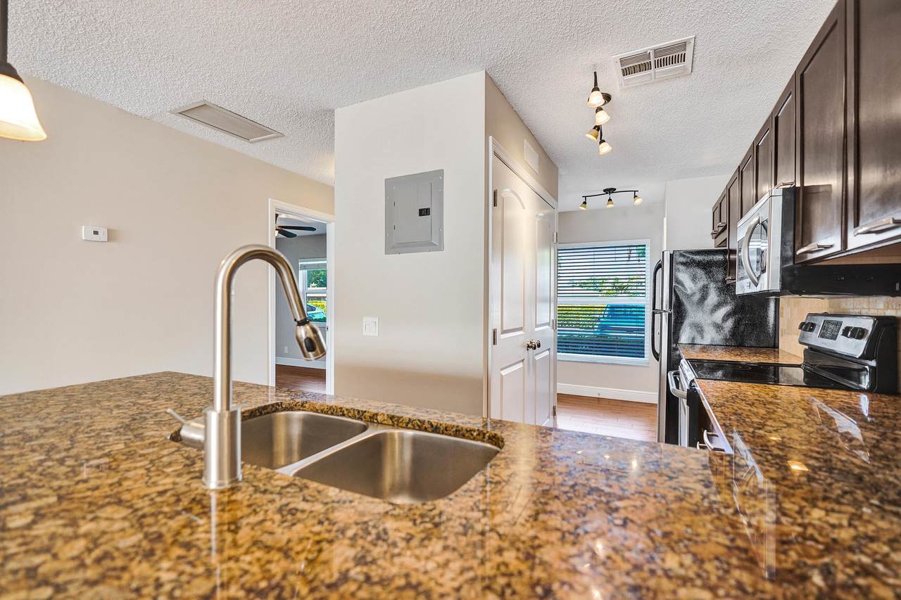 1140 Boxwood Drive - Photo 1