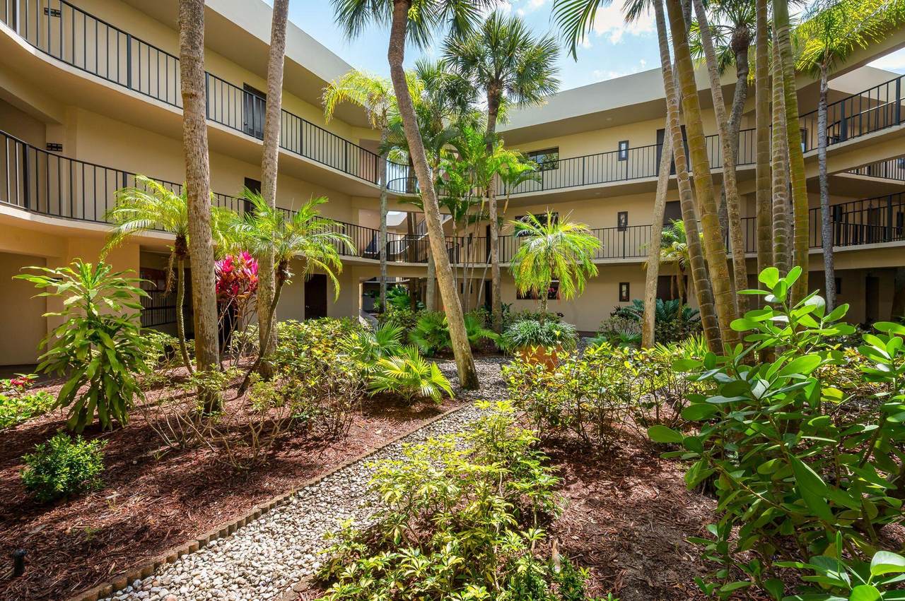 5220 Las Verdes Circle - Photo 1