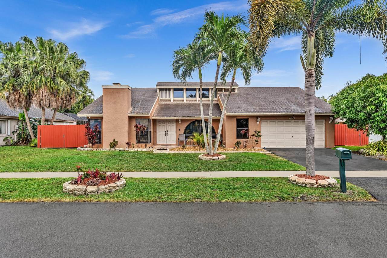5270 73rd Way - Photo 1