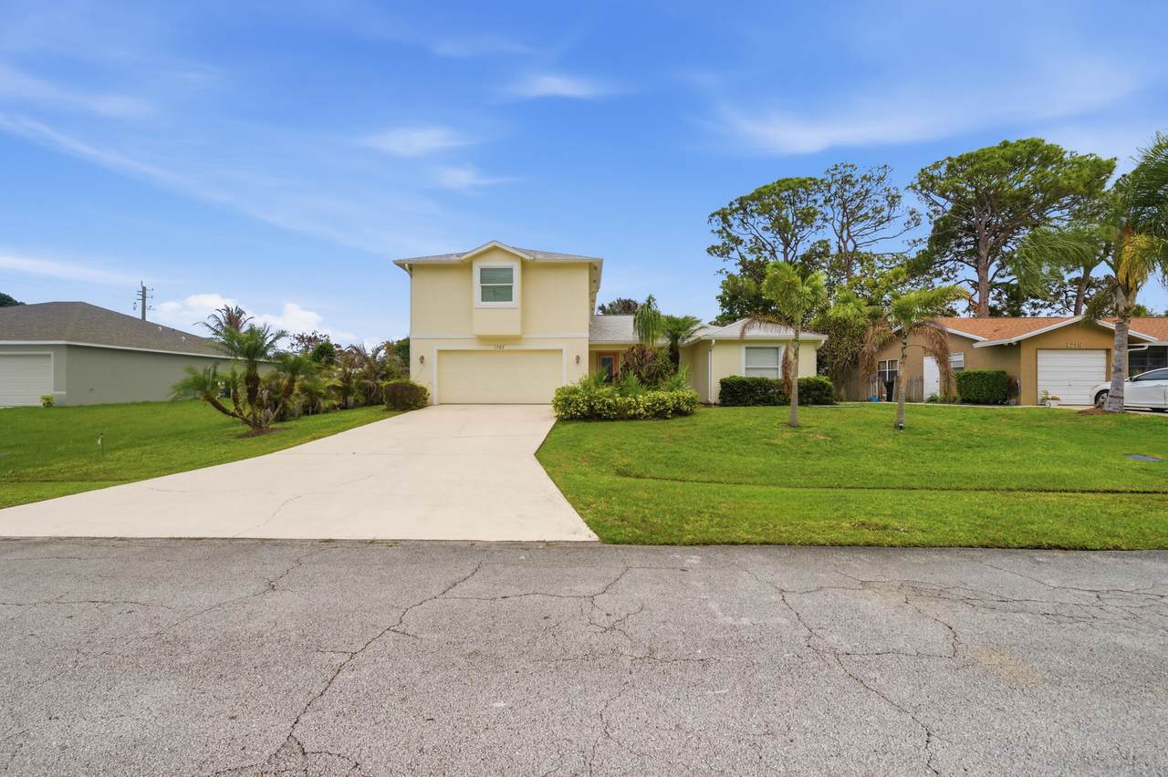 1707 Manth Lane - Photo 1