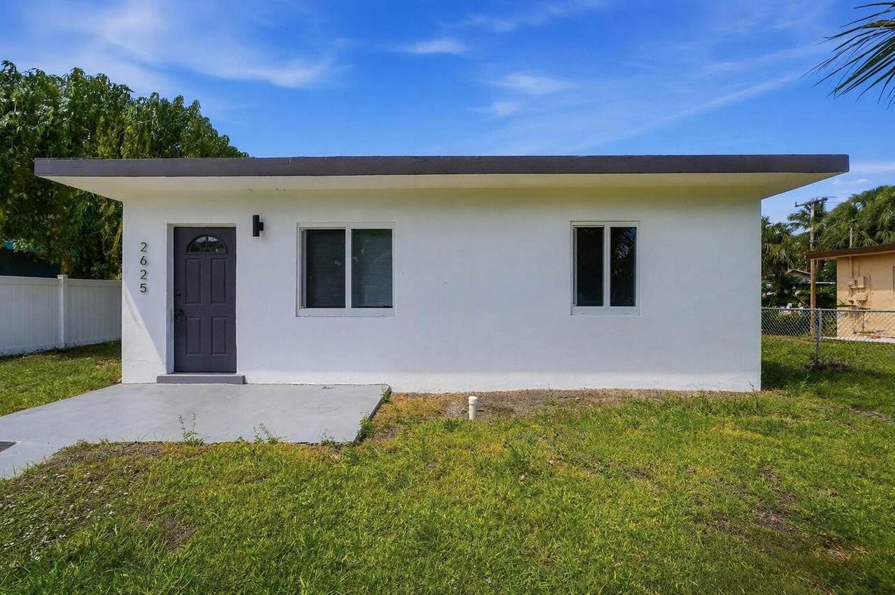 2625 10th Street - Photo 1