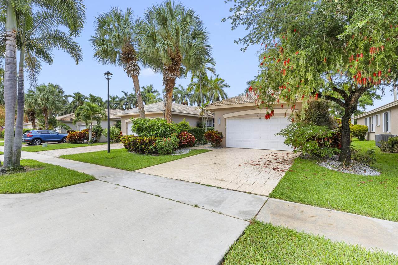 9719 Crescent View Drive - Photo 1