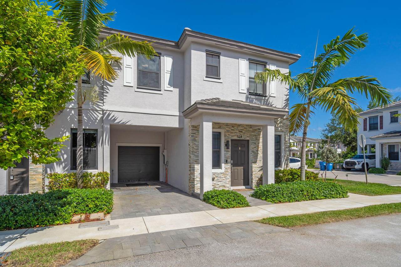 524 19th Way - Photo 1