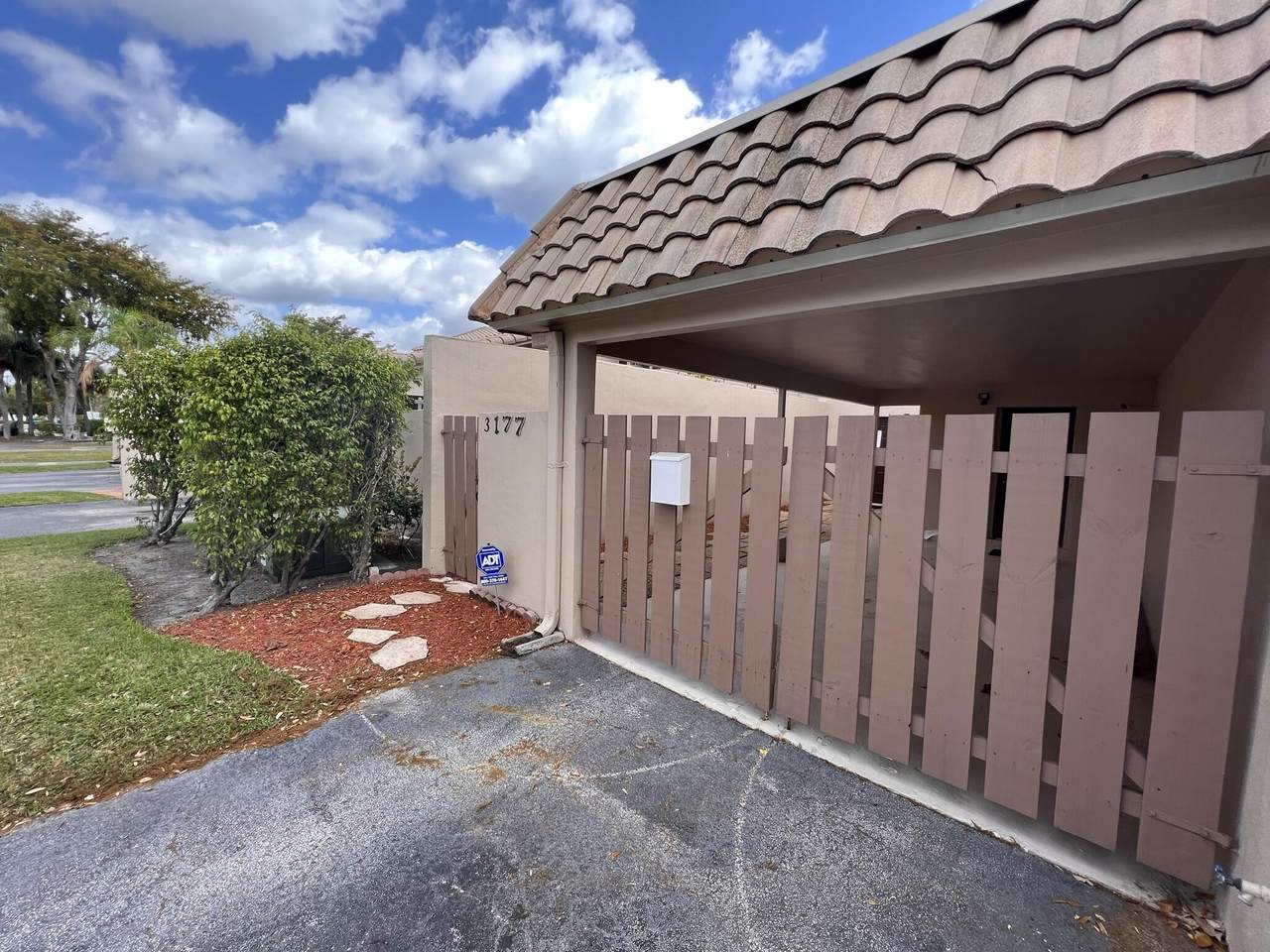 https://bt-photos.global.ssl.fastly.net/beaches/1280_boomver_2_B26020916-2.jpg