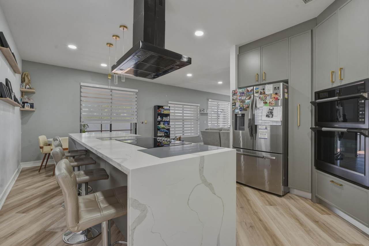 310 207th Way - Photo 1