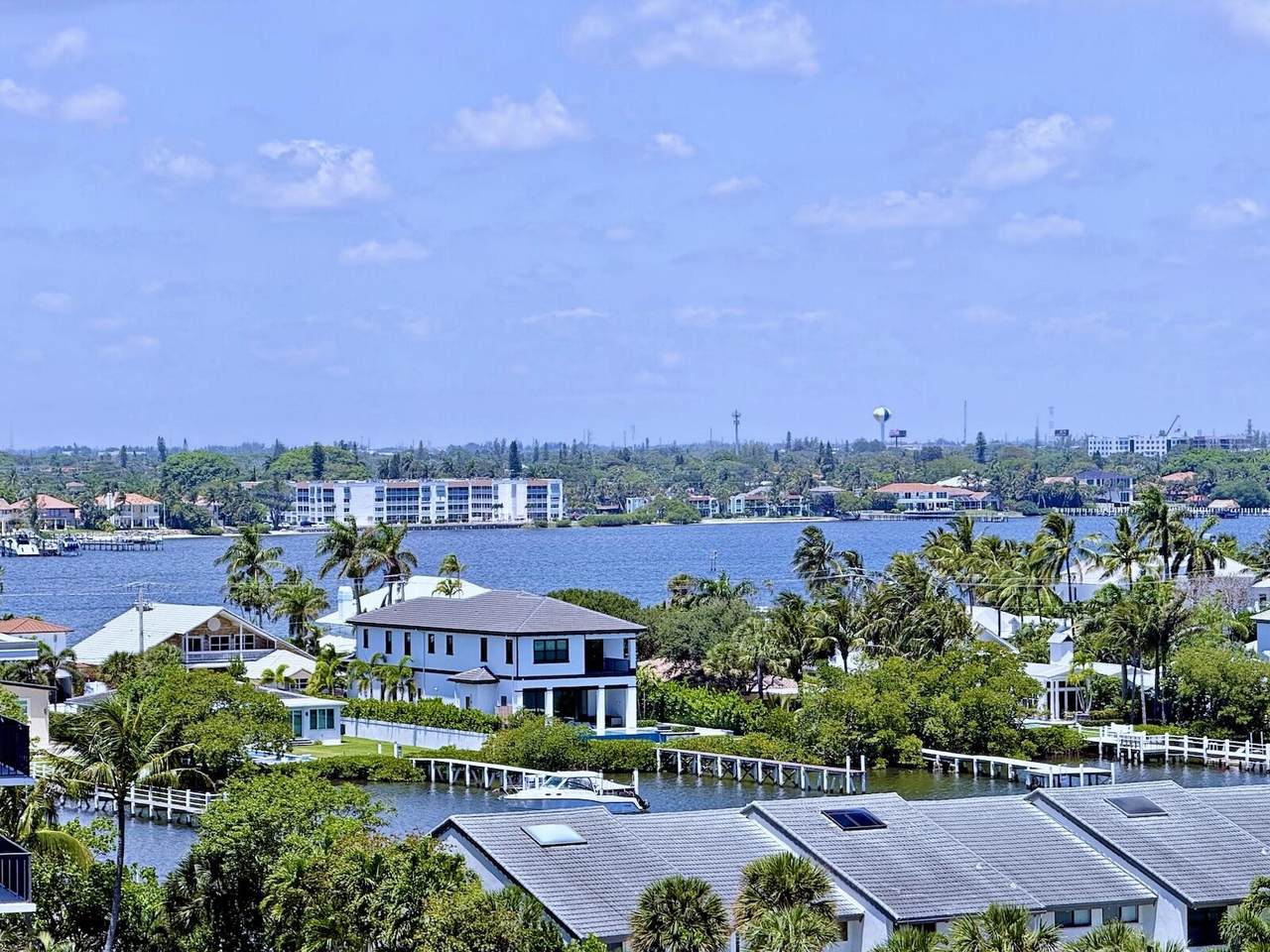 https://bt-photos.global.ssl.fastly.net/beaches/1280_boomver_2_B26023083-2.jpg