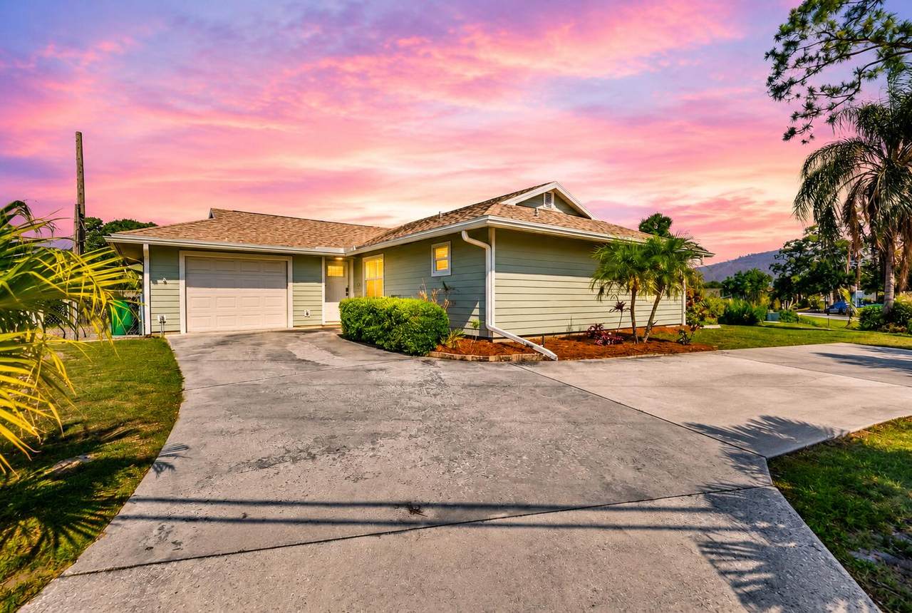 2411 Floresta Drive - Photo 1
