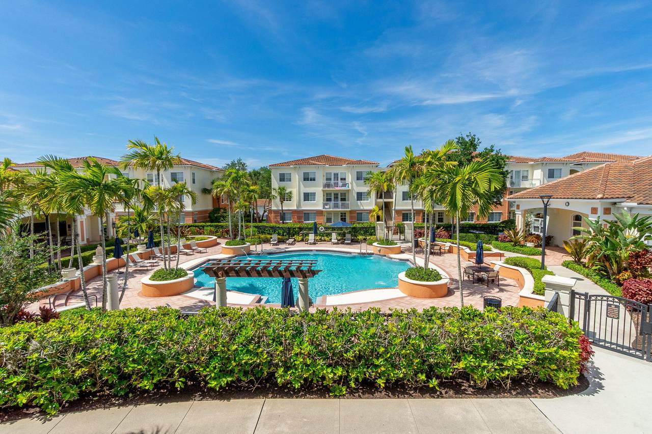 9901 Baywinds Boulevard - Photo 1