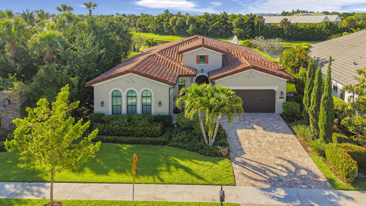 9387 Grand Prix Lane - Photo 1