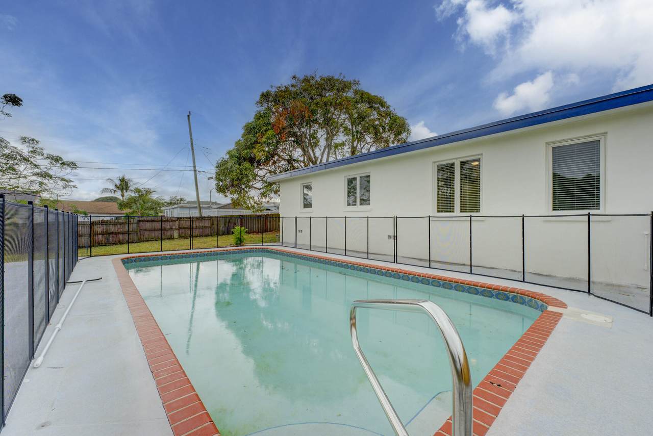 840 Bradley Street - Photo 1