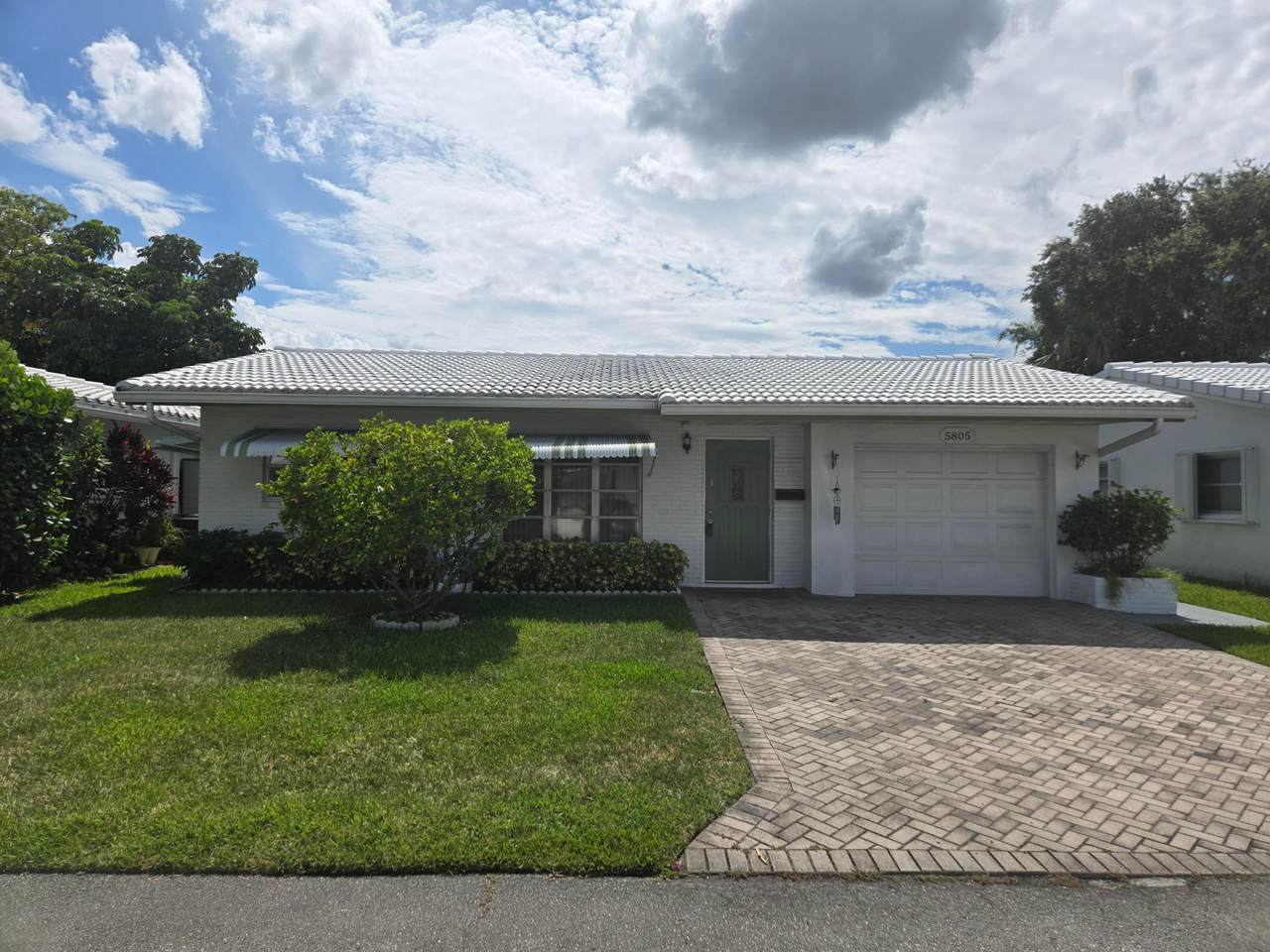 5805 83rd Avenue - Photo 1