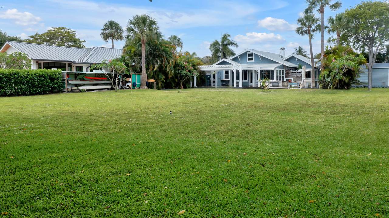 https://bt-photos.global.ssl.fastly.net/beaches/1280_boomver_2_B26025400-2.jpg