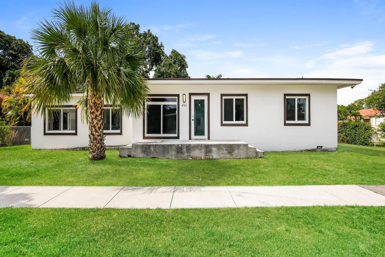 4701 7th Street - Photo 1