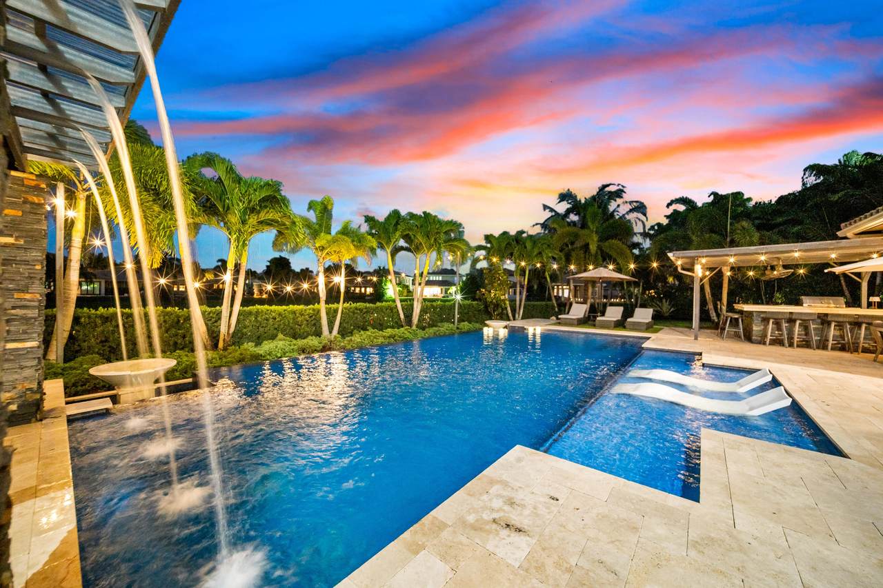 https://bt-photos.global.ssl.fastly.net/beaches/1280_boomver_2_B26027198-2.jpg