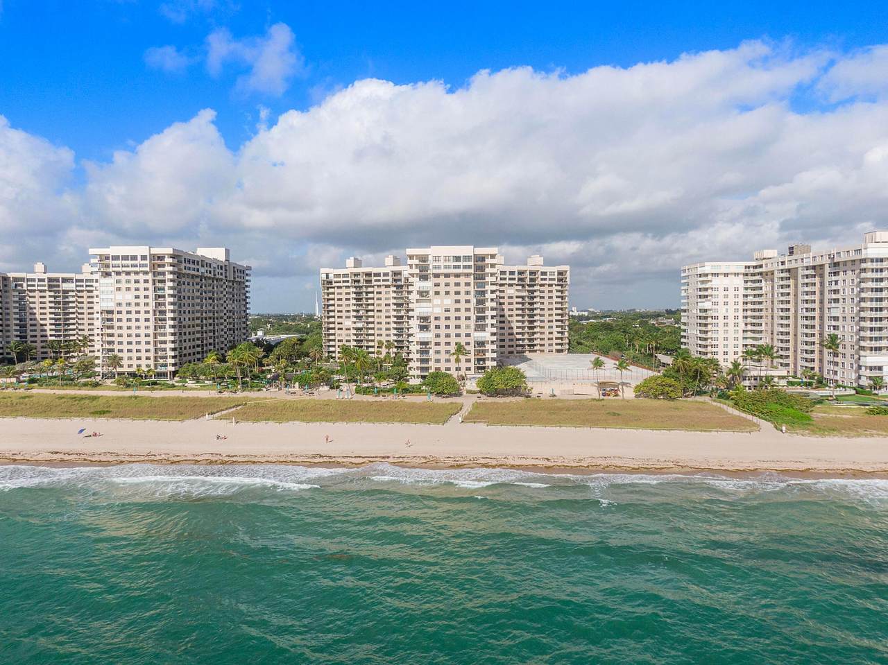 https://bt-photos.global.ssl.fastly.net/beaches/1280_boomver_2_B26027524-2.jpg