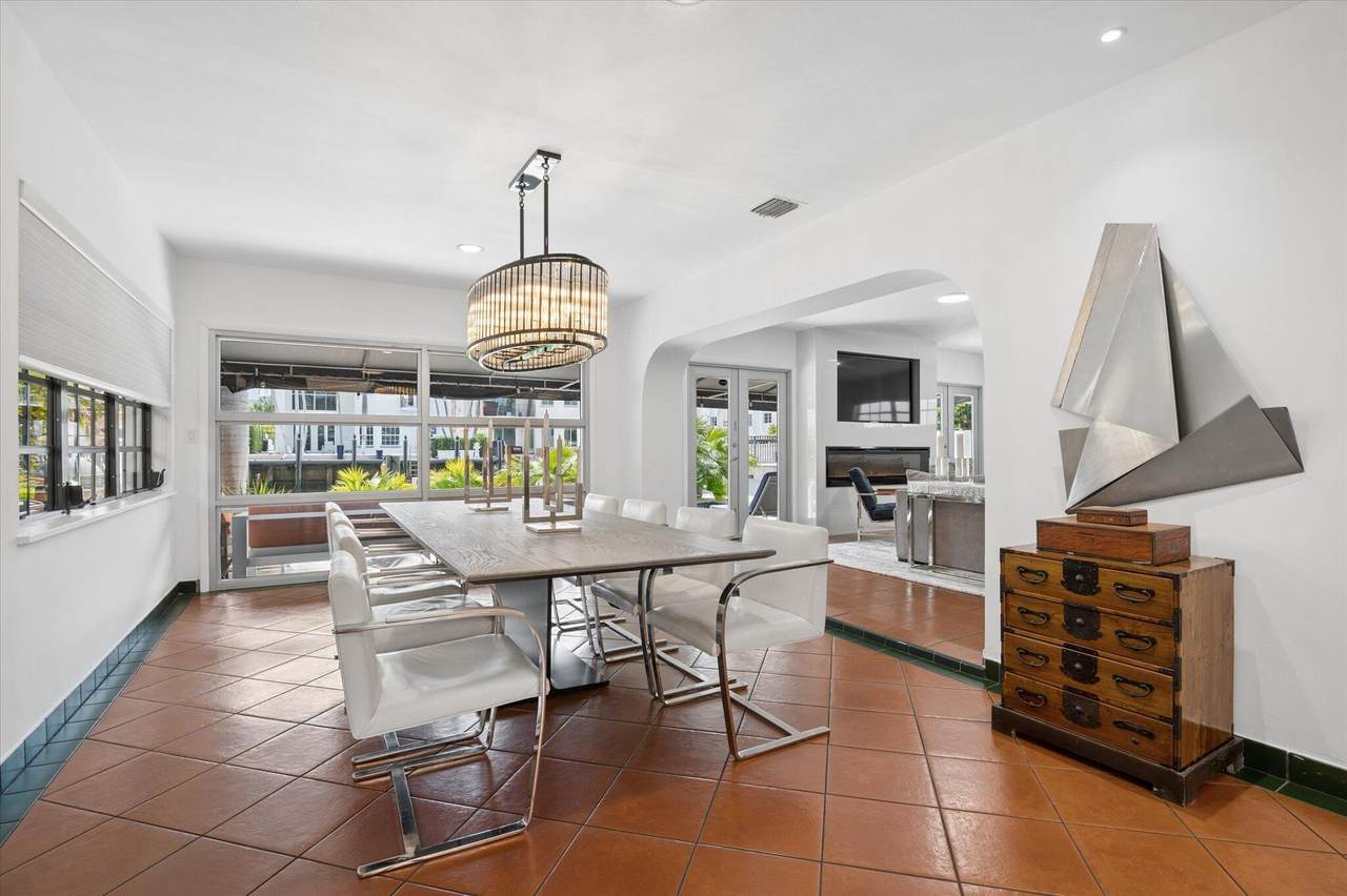 325 Coconut Isle Drive - Photo 1