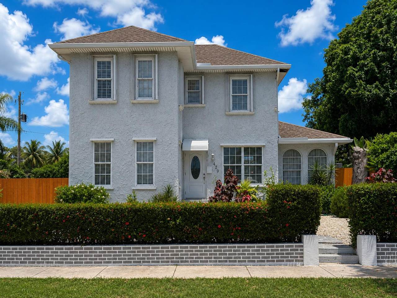 429 Greenbriar Drive - Photo 1