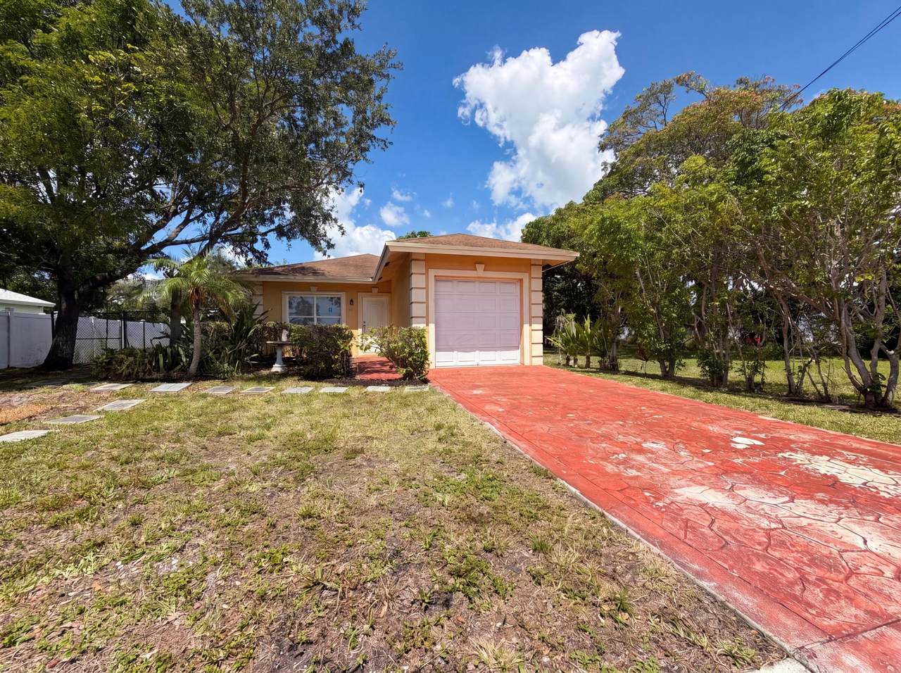 453 Deerfield Avenue - Photo 1