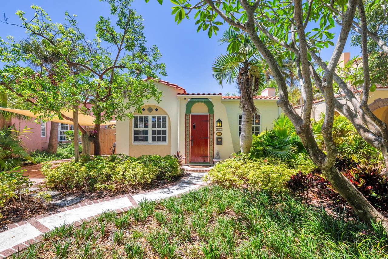 714 Sunset Road - Photo 1