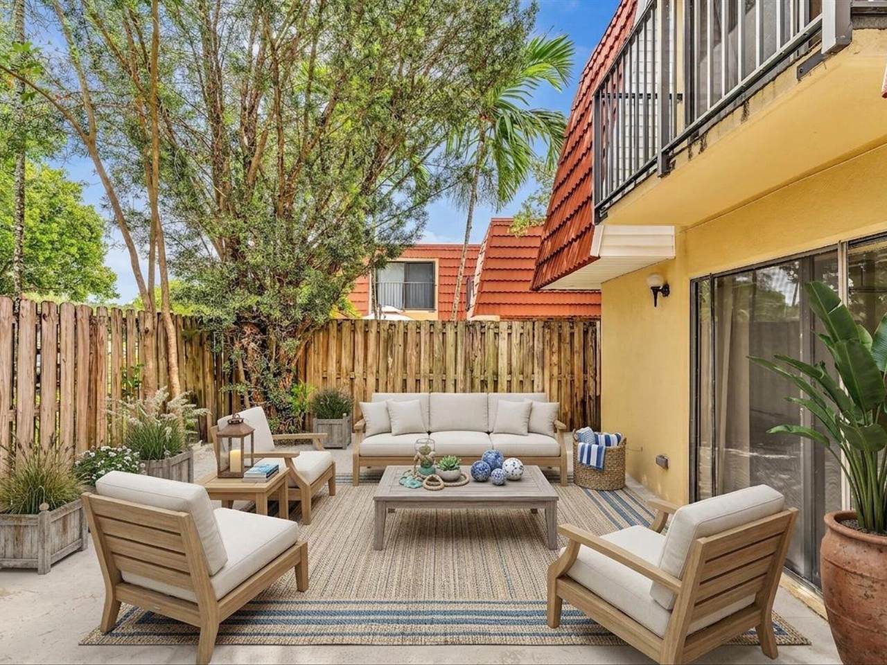 713 99th Circle - Photo 1