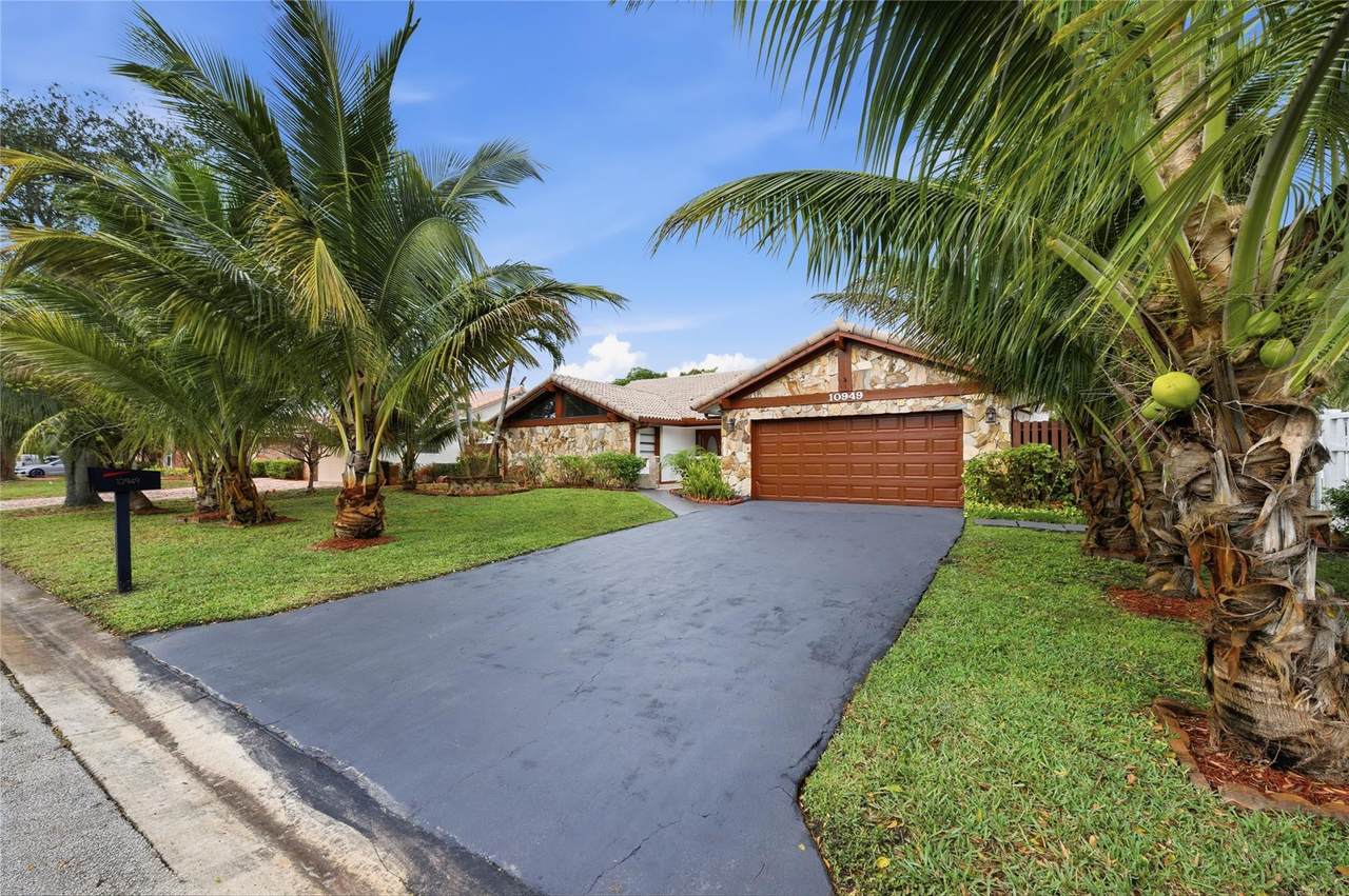 10949 1st Manor - Photo 1