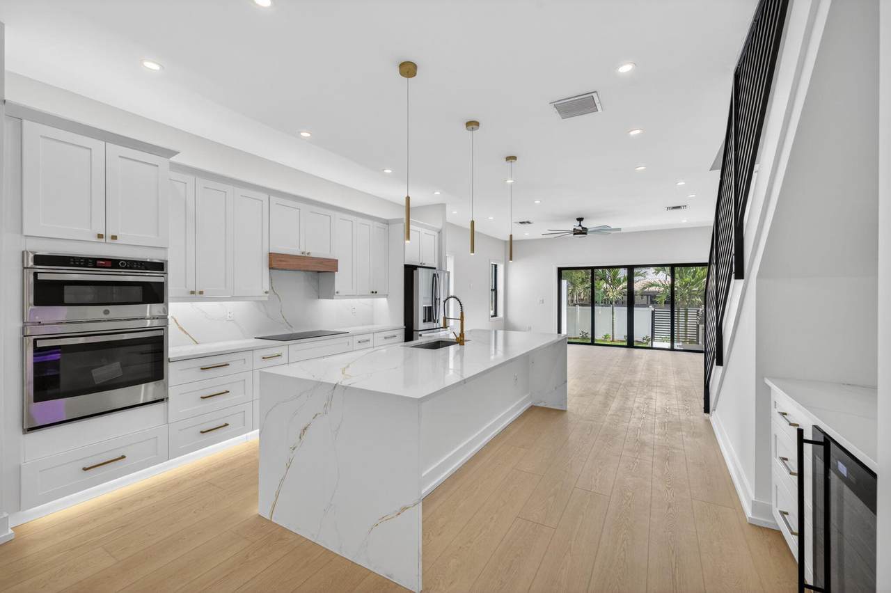 509 11th Street - Photo 1