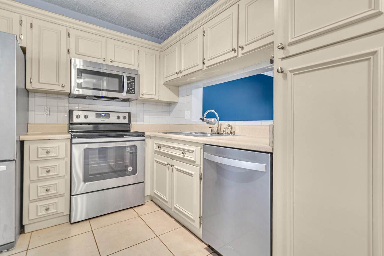 5510 Lakeside Drive - Photo 1