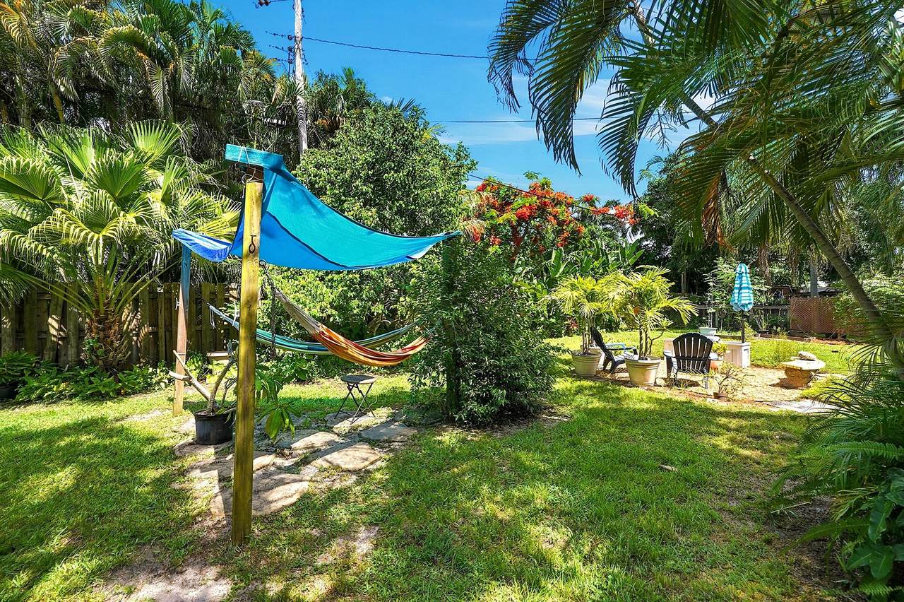 https://bt-photos.global.ssl.fastly.net/beaches/1280_boomver_2_B26039822-2.jpg