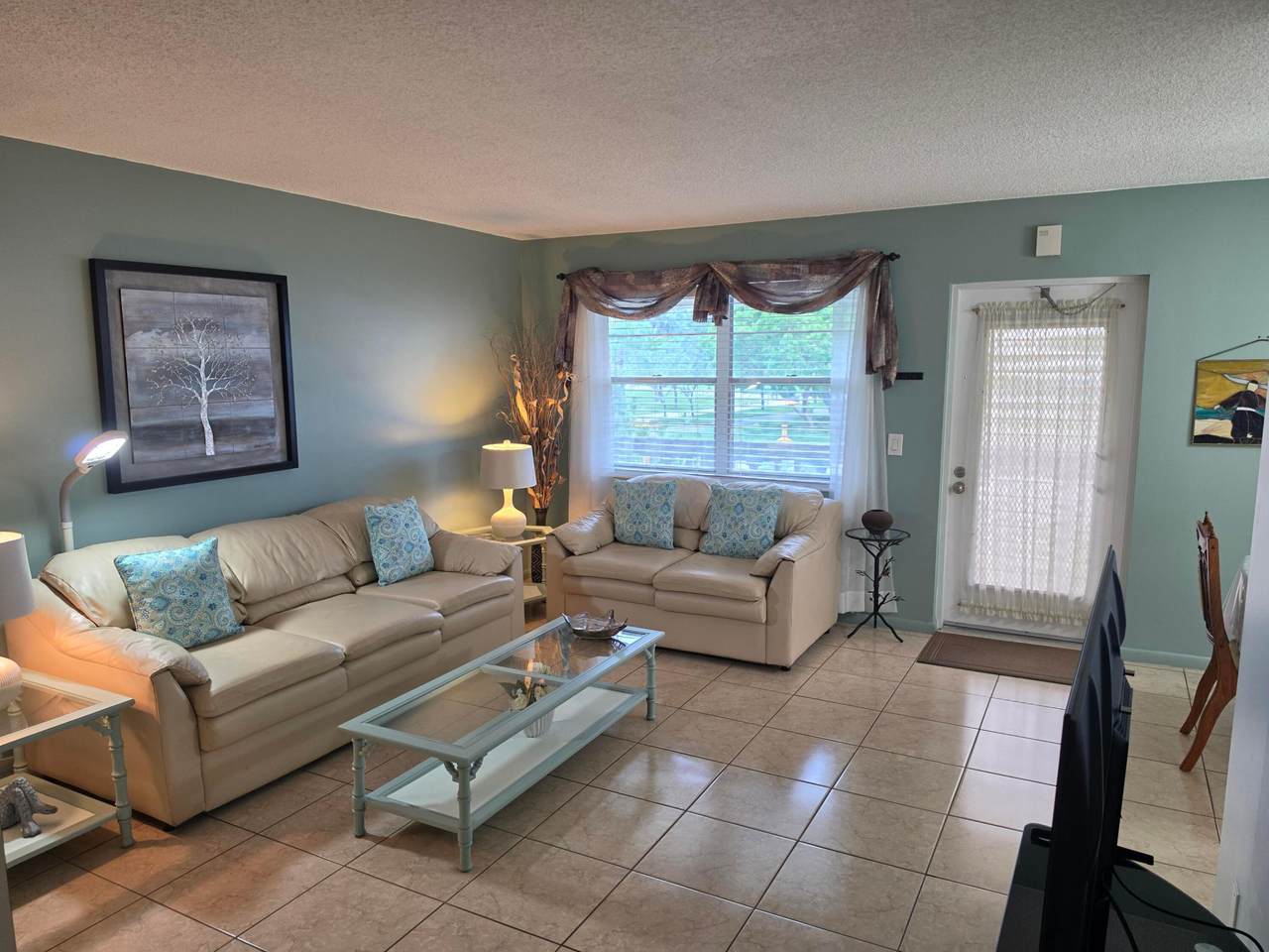 15 Markham - Photo 1