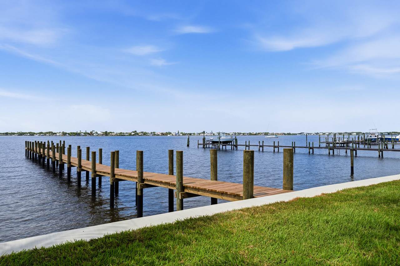 https://bt-photos.global.ssl.fastly.net/beaches/1280_boomver_1_B26045189-2.jpg