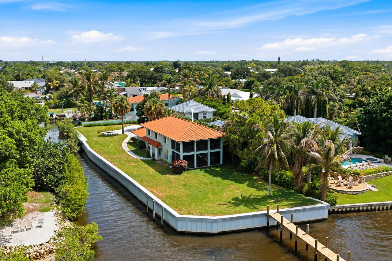 https://bt-photos.global.ssl.fastly.net/beaches/1280_boomver_1_B26045189-2.jpg