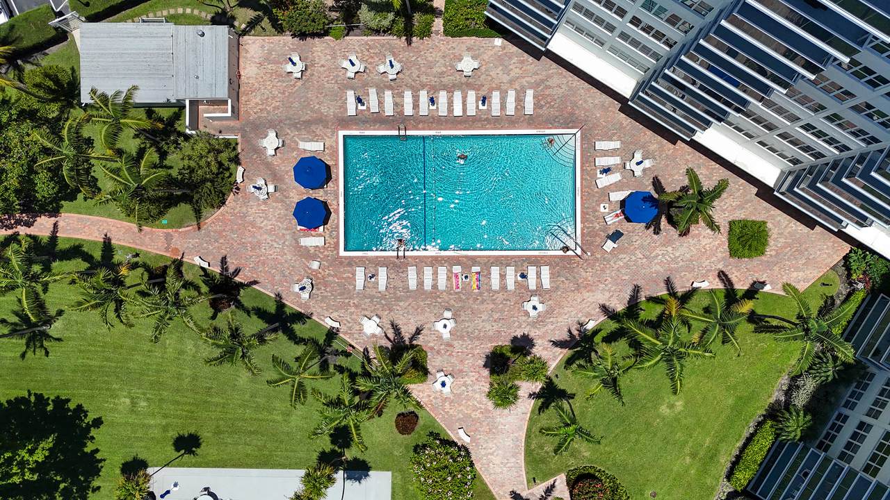 https://bt-photos.global.ssl.fastly.net/beaches/1280_boomver_2_B26045809-2.jpg
