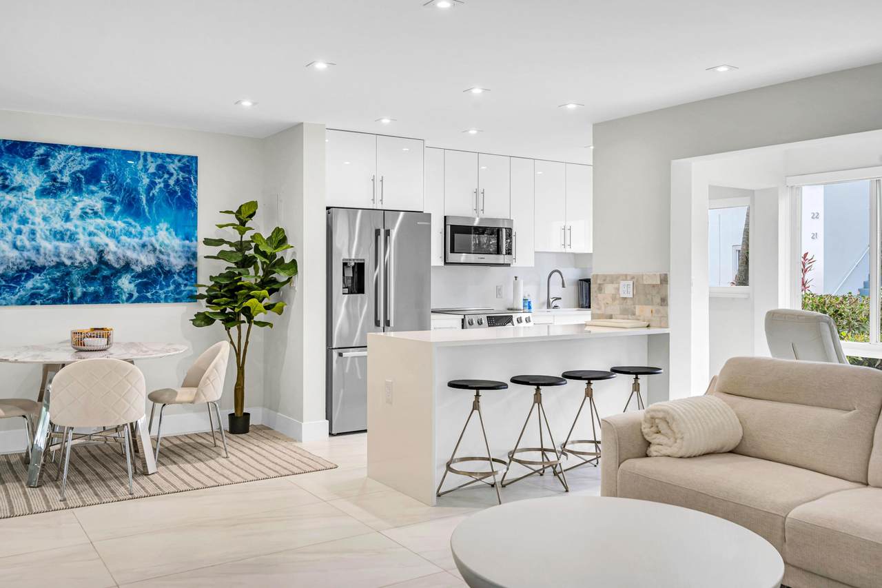 425 Bayshore Drive - Photo 1