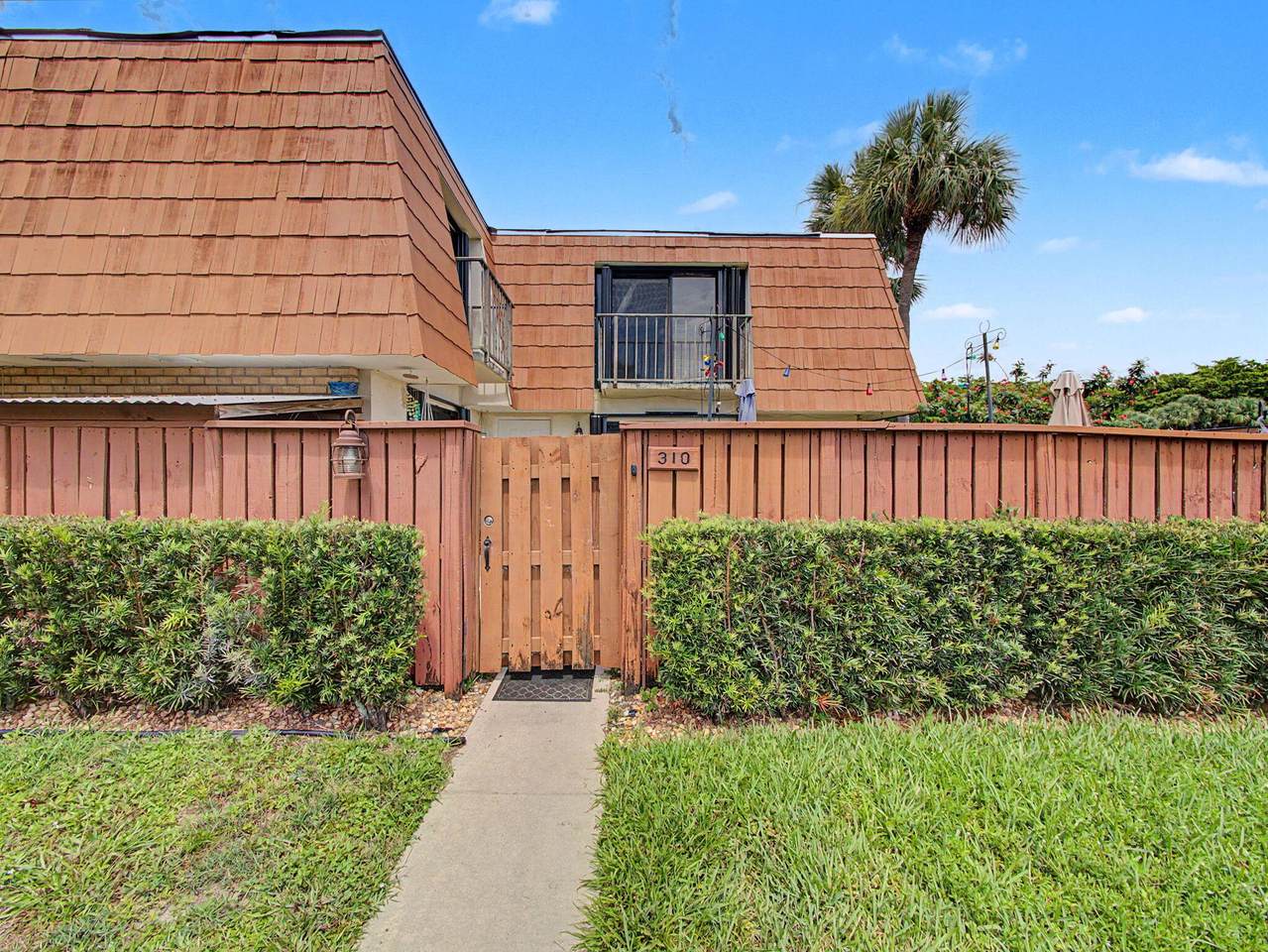 310 Buttonwood Lane - Photo 1