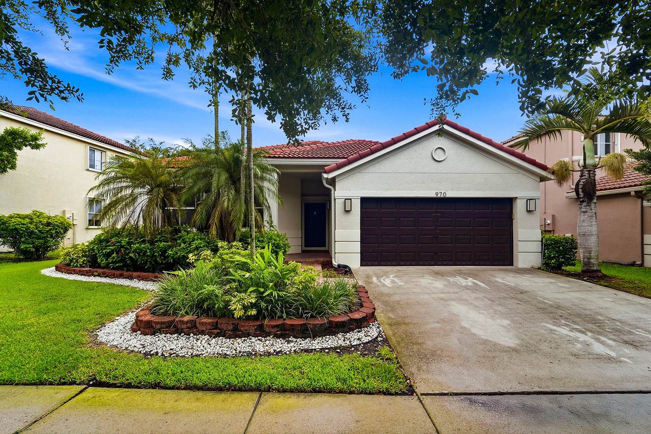 970 Tulip Circle - Photo 1