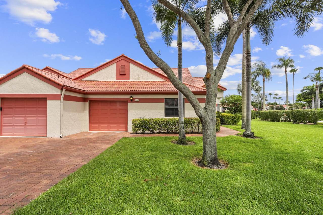 7792 Lexington Club Boulevard - Photo 1
