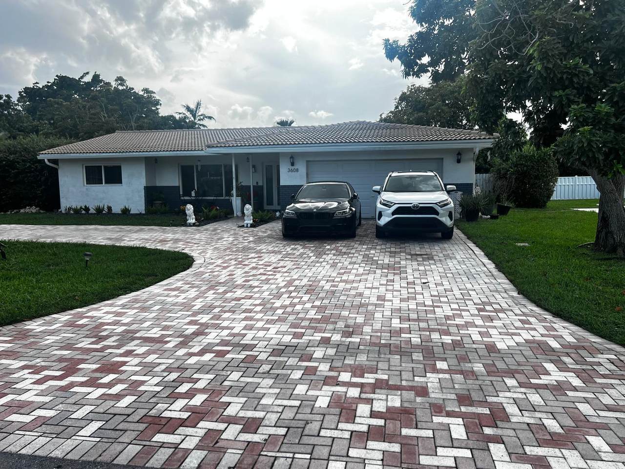 3608 82nd Avenue - Photo 1