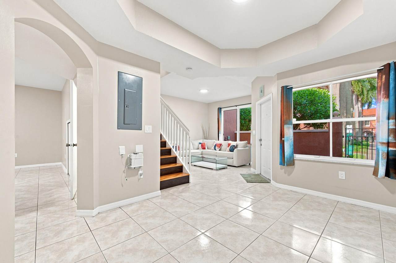 732 106th Avenue - Photo 1
