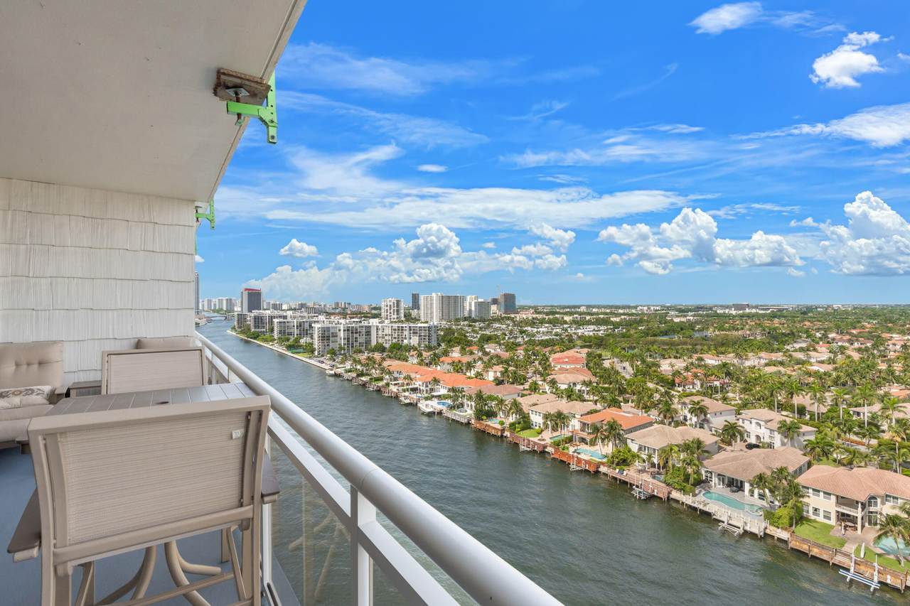 1600 Ocean Drive - Photo 1