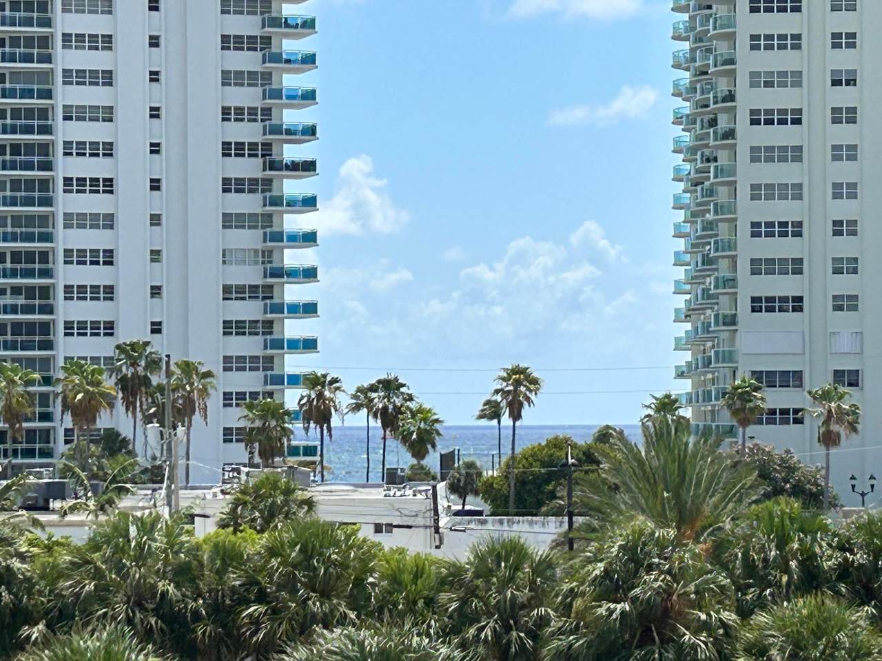 https://bt-photos.global.ssl.fastly.net/beaches/1280_boomver_2_B26054650-2.jpg