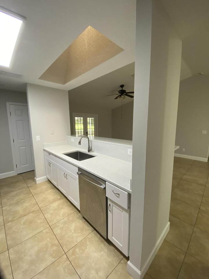 915 11th Terrace - Photo 1