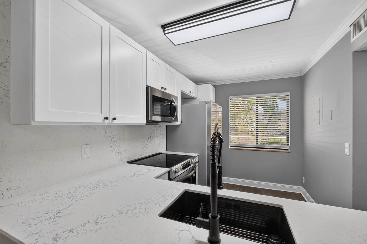 6935 Huntington Lane - Photo 1