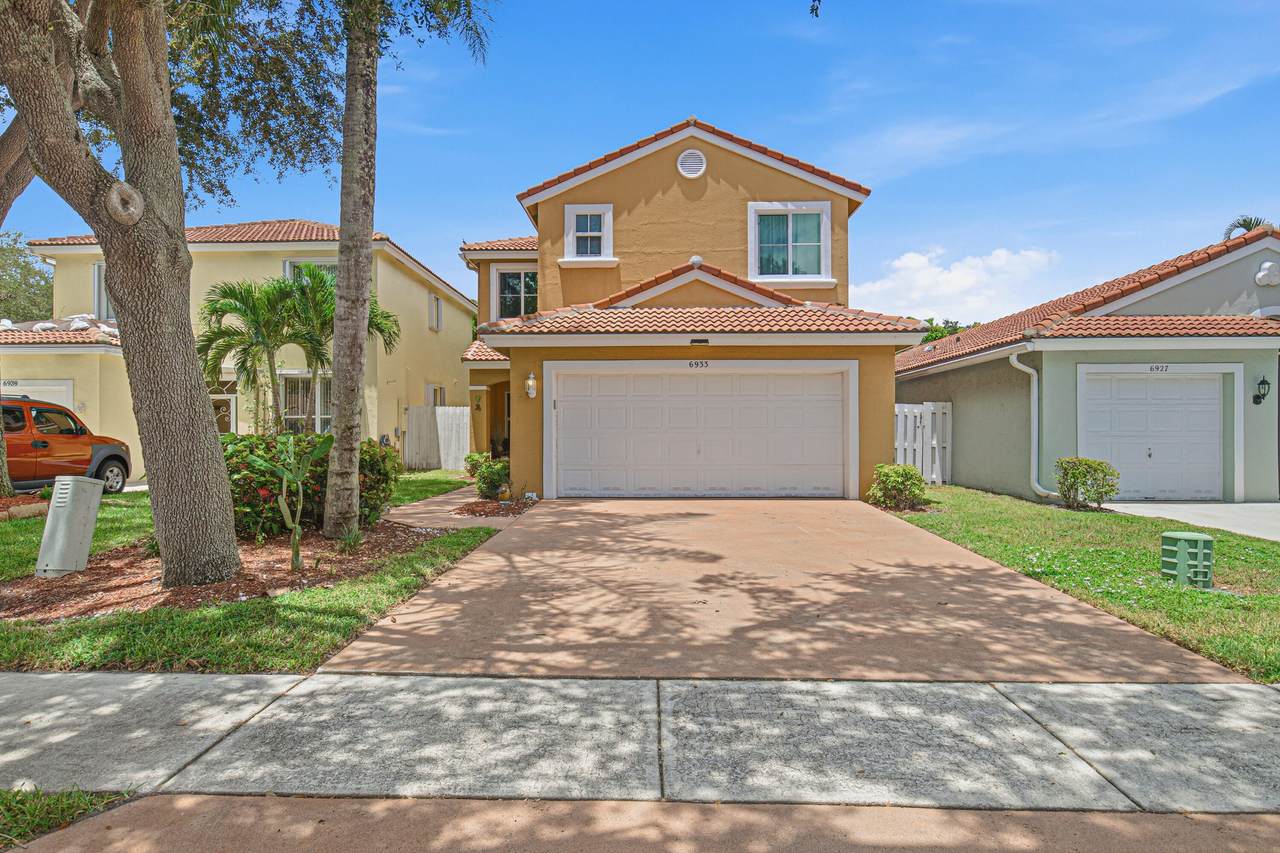 6933 Desert Inn Terrace - Photo 1