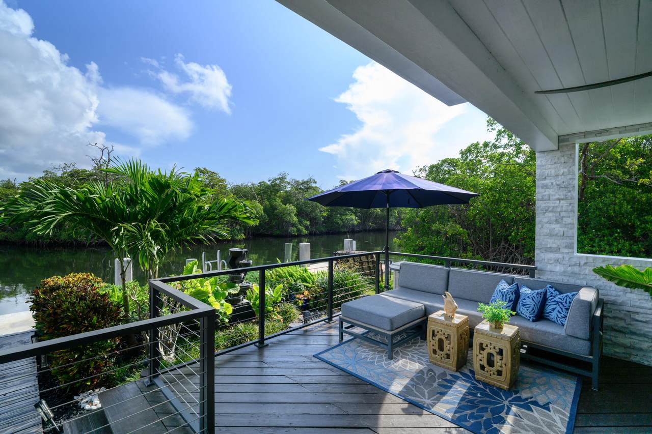 https://bt-photos.global.ssl.fastly.net/beaches/1280_boomver_2_B26059017-2.jpg