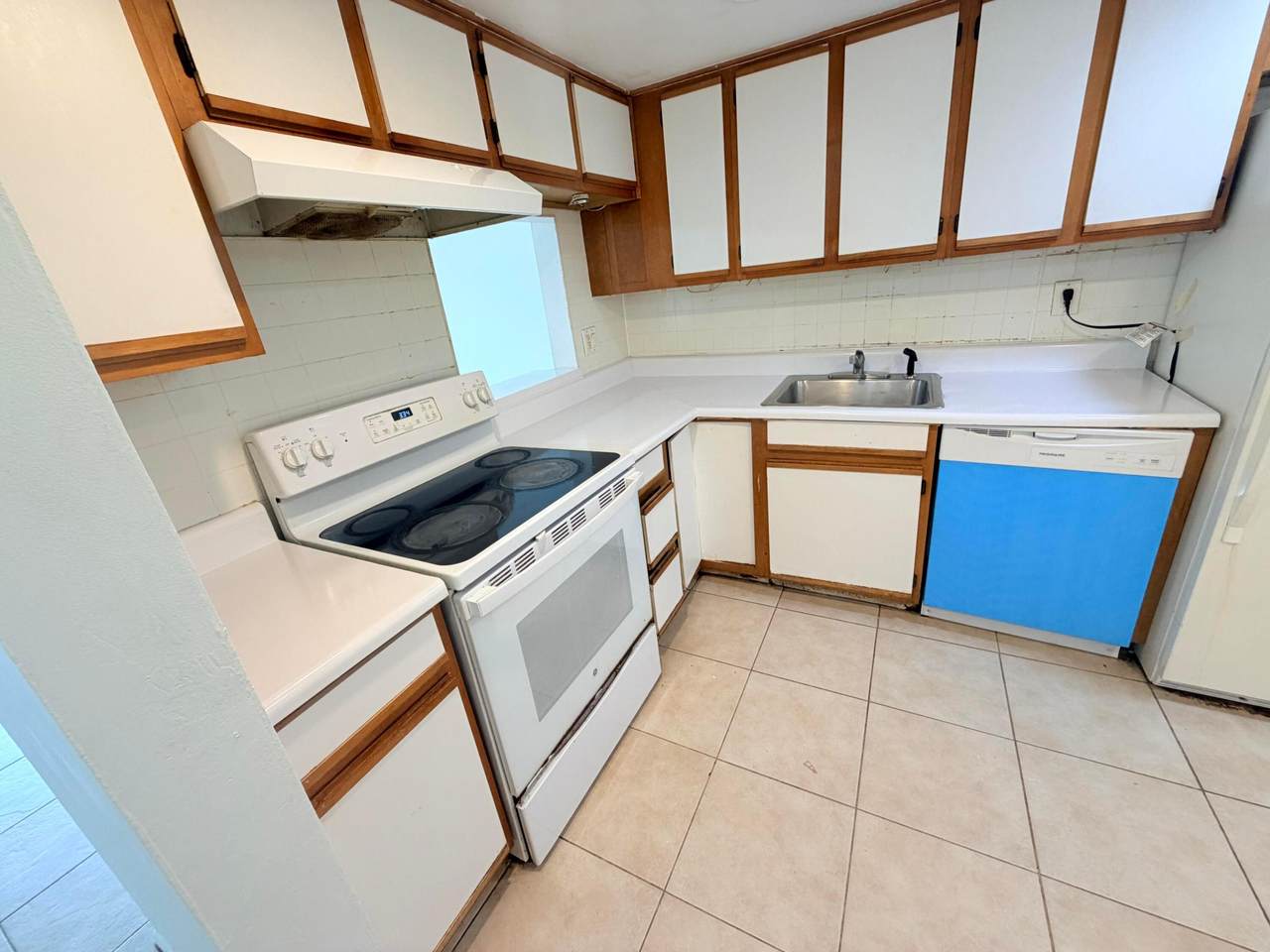4304 9TH Avenue - Photo 1