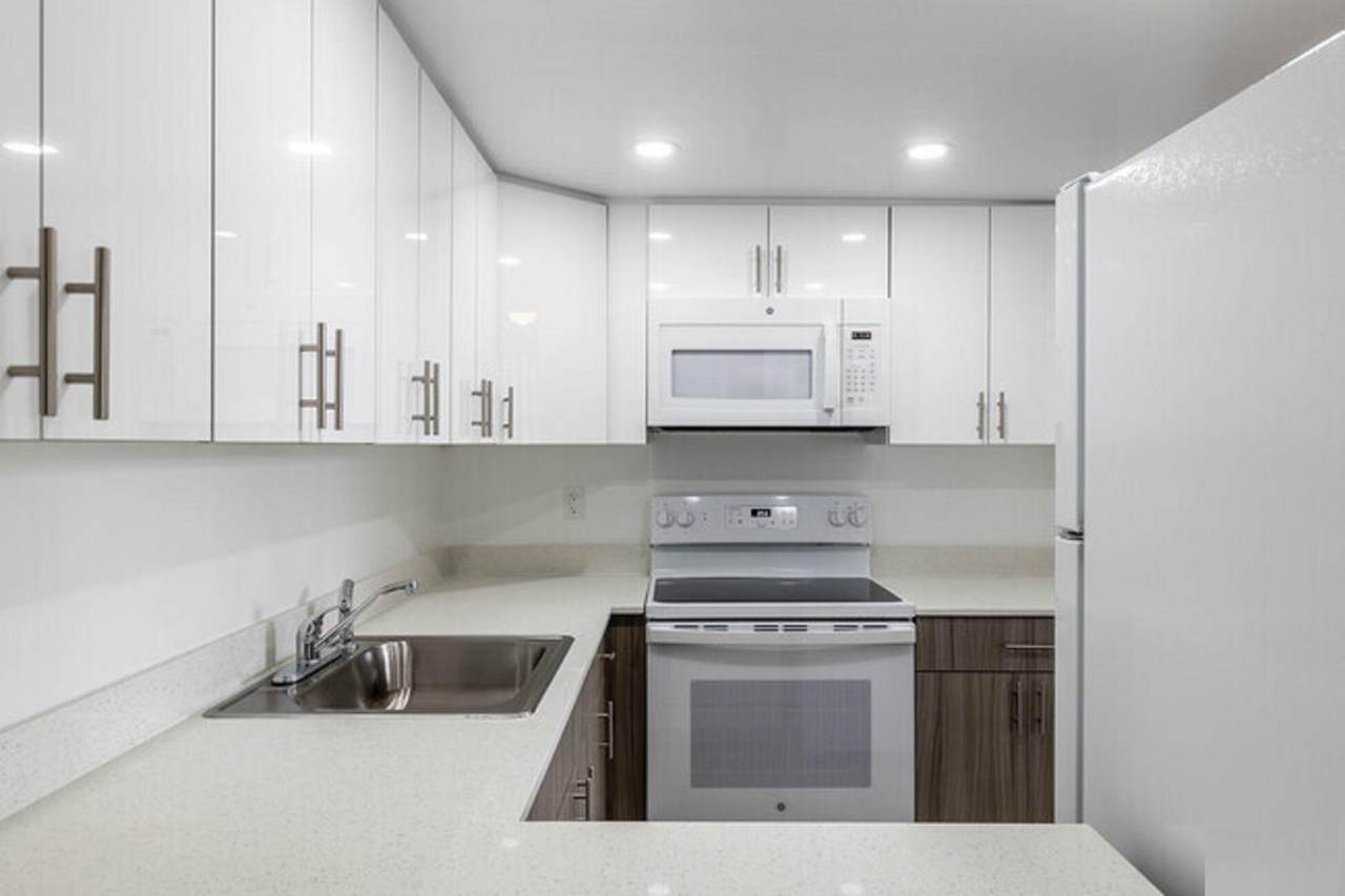 401 34 Street - Photo 1
