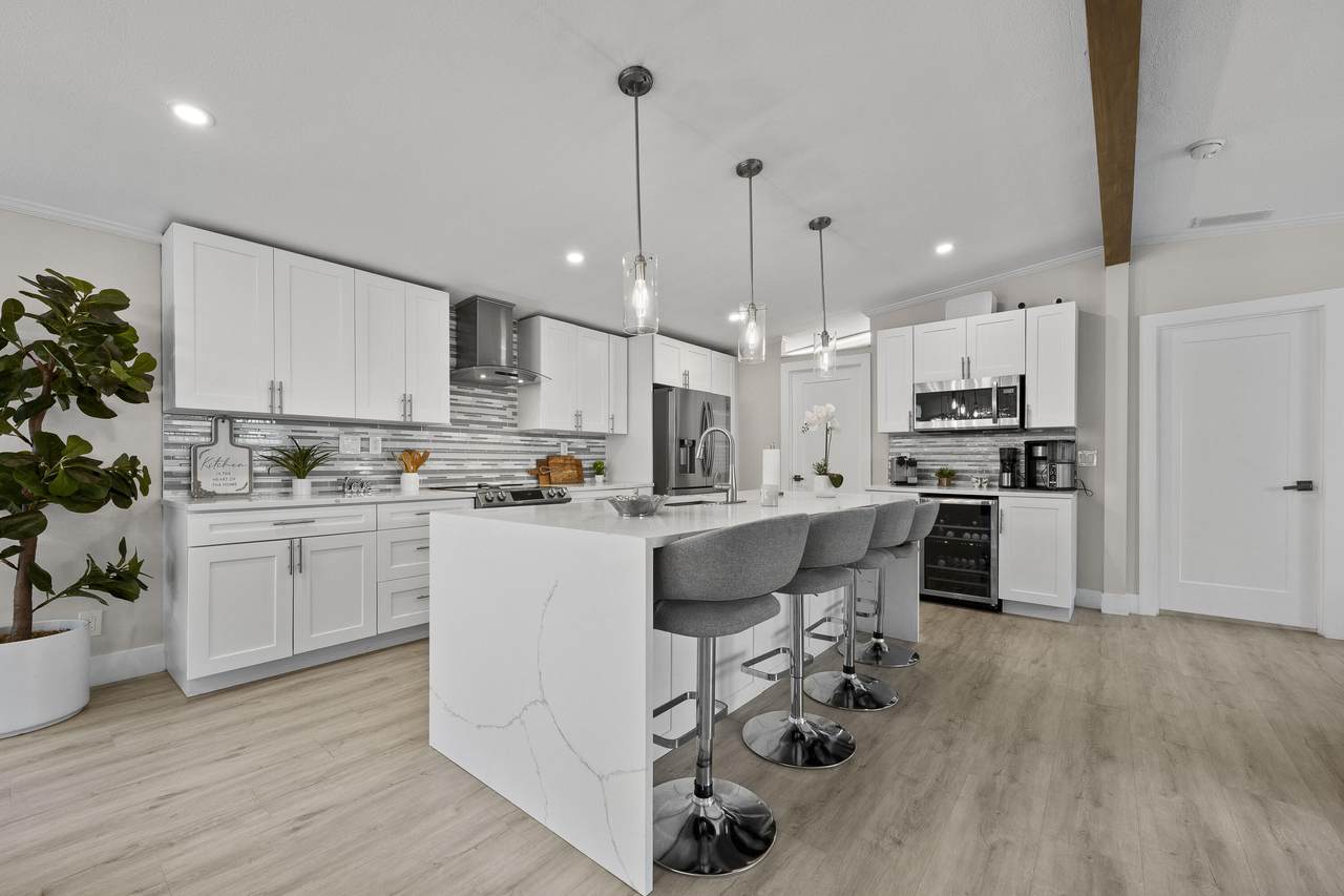 2555 Meadow Ln W Boulevard - Photo 1