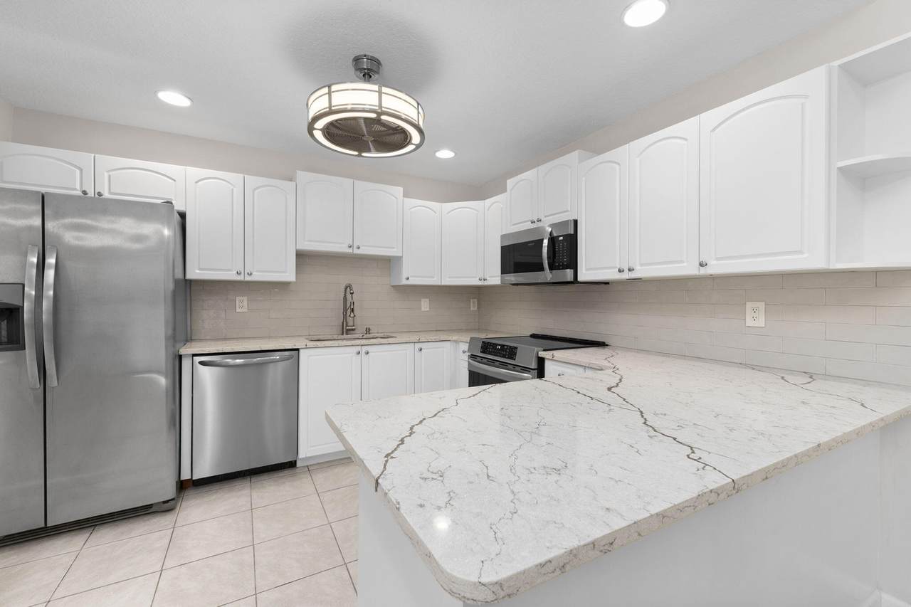 1543 Pheasant Walk - Photo 1
